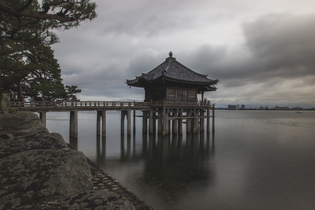 Ukimido : le temple flottant du Mangetsu-ji